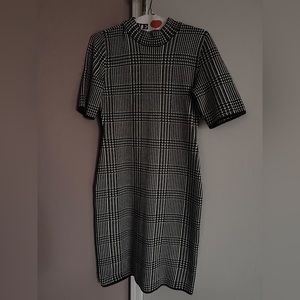 Chaps Black and White dress size Medium -never worn before -WILLING TO NEGOTIATE